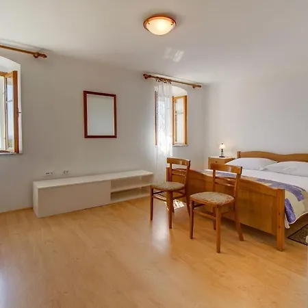 House Meri Miholascica