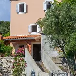 House Meri Miholascica