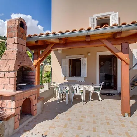 House Meri Holiday home